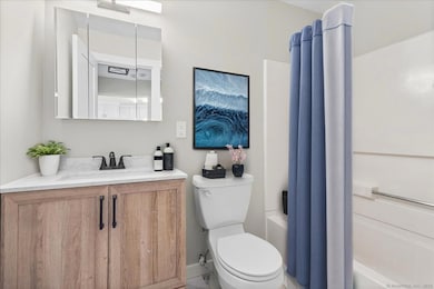 135 Gold Star Hwy unit 401, Groton, CT 06340 - photo 4