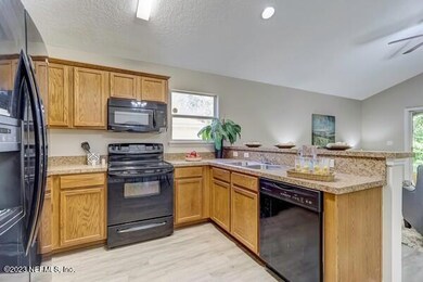 10927 Campus Heights Ln, Jacksonville, FL 32218 - photo 7