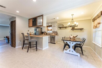 916 Madrid Ct, Hurst, TX 76053 - photo 5