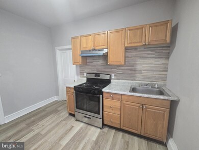 5526 N Mascher St unit 2ND FL REAR, Philadelphia, PA 19120 - photo 5