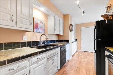 7254 Mastin St, Shawnee, KS 66203 - photo 3