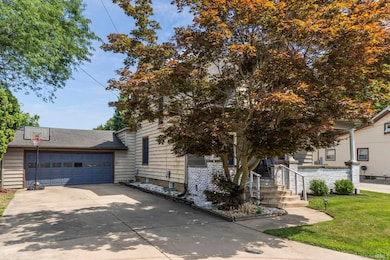 112 Carlin St, Auburn, IN 46706 - photo 2