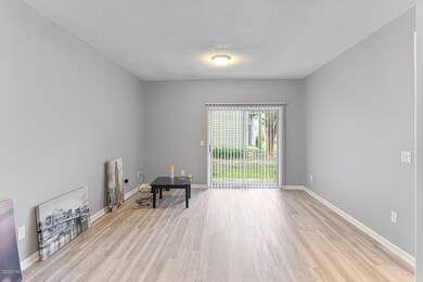 4220 Wilshire 102C-2
