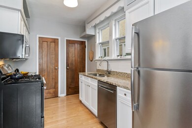 1172 Clarence Ave, Oak Park, IL 60304 - photo 6