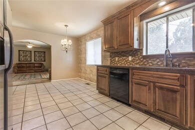 6005 N Meridian Place, Oklahoma City, OK 73122 - photo 3