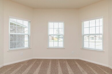 10643 Lost Maples Dr, Cleveland, TX 77328 - photo 5