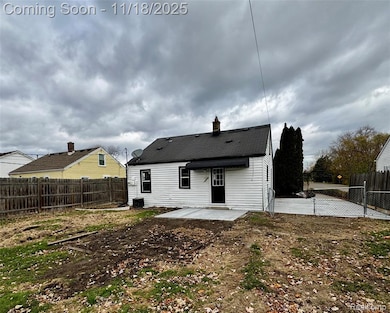 23960 Trombley St, Clinton Township, MI 48035 - photo 3