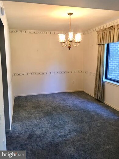 9719 Kings Crown Ct unit 101, Fairfax, VA 22031 - photo 5