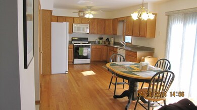 18720 Maple Ave, Country Club Hills, IL 60478 - photo 4