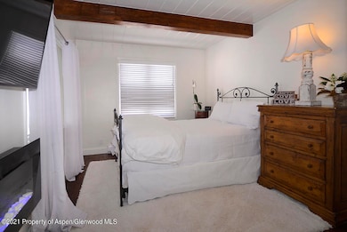 8 Riverside_11 master bed