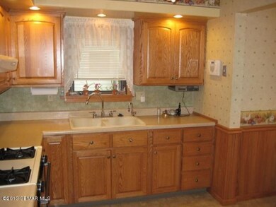 kitchen (640x480)