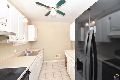 624 SW Grandview Ave, Topeka, KS 66606 - photo 5
