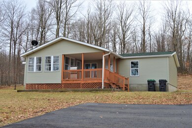 152 Laurel Rd E, Covington Township, PA 18444 - photo 2