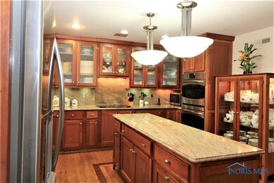 4543 Forestview Dr, Ottawa Hills, OH 43615 - photo 5