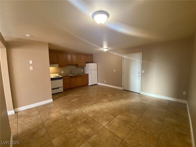 305 N 10th St unit 31, Las Vegas, NV 89101 - photo 3