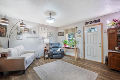 1129 Wallgate Ave, Waterloo, IA 50701 - photo 3