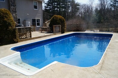 263 Evergreen Dr, Falls, PA 18615 - photo 6