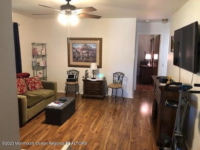 Living Room photo 1