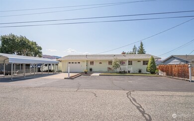 1610 N Aurora Ave, East Wenatchee, WA 98802 - photo 2