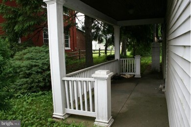 516 S Main St, Chambersburg, PA 17201 - photo 3