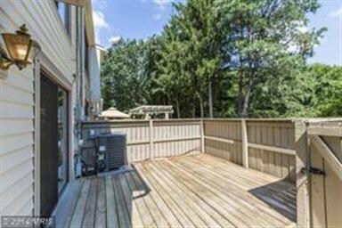 9431 Chadburn Place, Montgomery Village, MD 20886 - photo 4