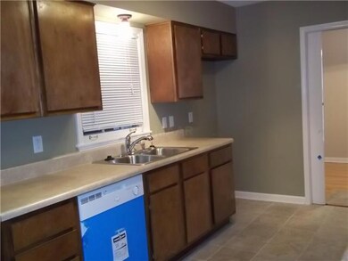 Kitchen w/new appliances