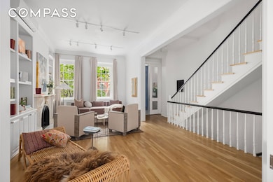 112 W 13th St, New York, NY 10011 - photo 7