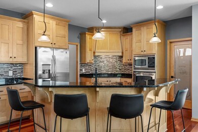 6275 W Shadow Lake Dr, Circle Pines, MN 55014 - photo 5