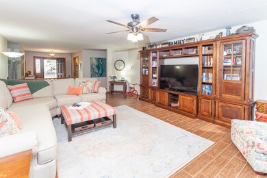 612 Woodview Dr, Whiteland, IN 46184 - photo 5