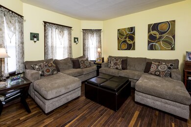 11_Family Room
