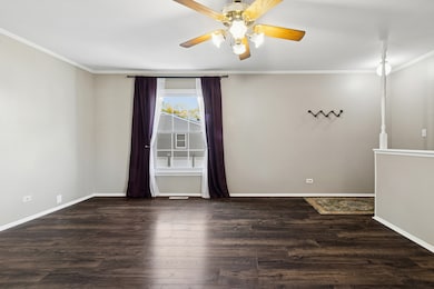 1687 Williamsburg Ct unit A, Wheaton, IL 60189 - photo 4