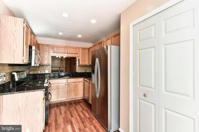 21827 Baldwin Square, Sterling, VA 20164 - photo 2