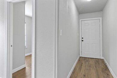 512 W Crawford St unit 102, Denison, TX 75020 - photo 2