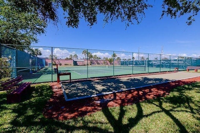 1200 Colonnades Dr unit 202, Fort Pierce, FL 34949 - photo 5