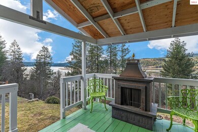 Nice covered deck.