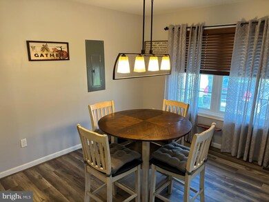 252 S Loudoun St, Strasburg, VA 22657 - photo 6