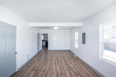 2812 Cleveland Ave, Des Moines, IA 50317 - photo 6