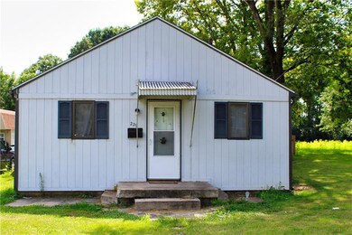 229 E Cross St, Anderson, IN 46012 - photo 2