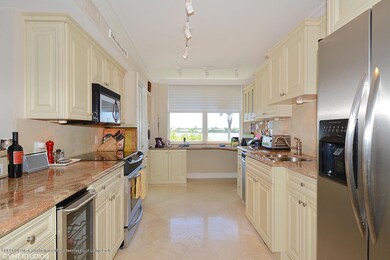 03 Kitchen