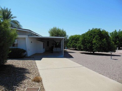 Driveway w/carport