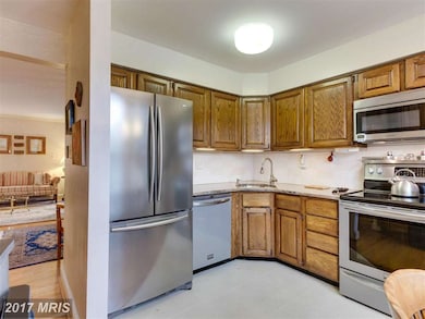 6104 Heron Pond Ct, Burke, VA 22015 - photo 5