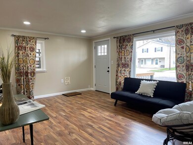 215 S Maple St, Lincoln, IL 62656 - photo 2