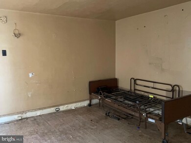 820 S 6th St, Camden, NJ 08103 - photo 3