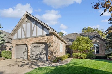 66 Berkshire Ct, Burr Ridge, IL 60527 - photo 2