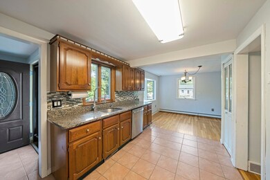 452 Forest St, Rockland, MA 02370 - photo 2