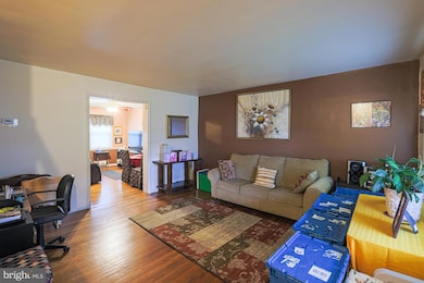 1439 Meridene Dr, Baltimore, MD 21239 - photo 6