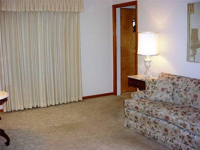 302 N 18th Ave, Beech Grove, IN 46107 - photo 4