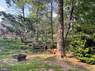 411 N 4th St, Lemoyne, PA 17043 - photo 2