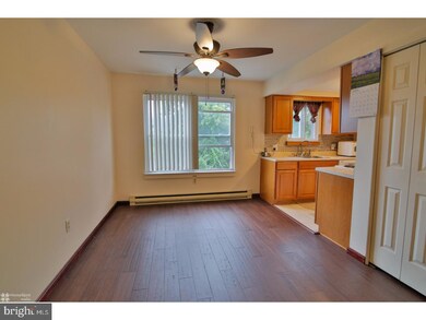 308 E Mosser St, Allentown, PA 18109 - photo 5