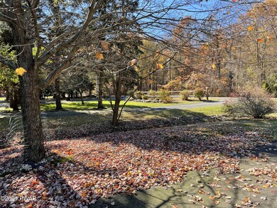 111 Lookout Dr, Hawley, PA 18428 - photo 3